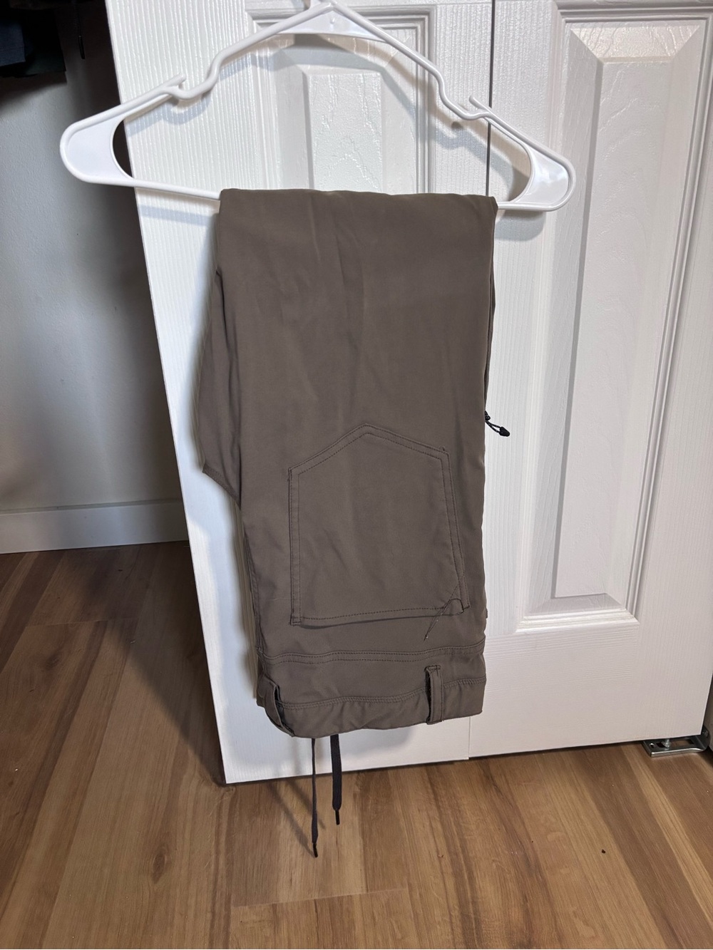 686 Men's Cargo Pants in Taupe Brown
